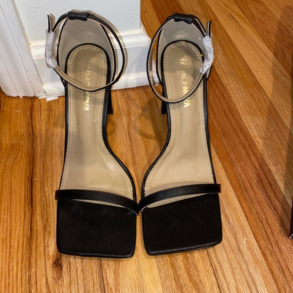 FASHION NOVA - Heeled Sandal - Picture 2 of 6